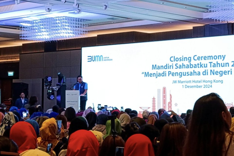 Direktur Utama Bank Mandiri Darmawan Junaidi saat memberikan sambutan dalam acara seremoni penutupan dan momen apresiasi Mandiri Sahabatku 2024 di Queensway, Admiralty, Hong Kong, Minggu (1/12).