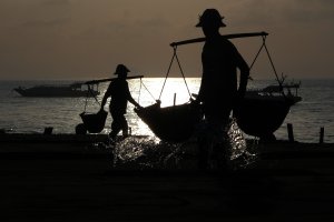Produksi Garam khas Pantai Kusamba Bali