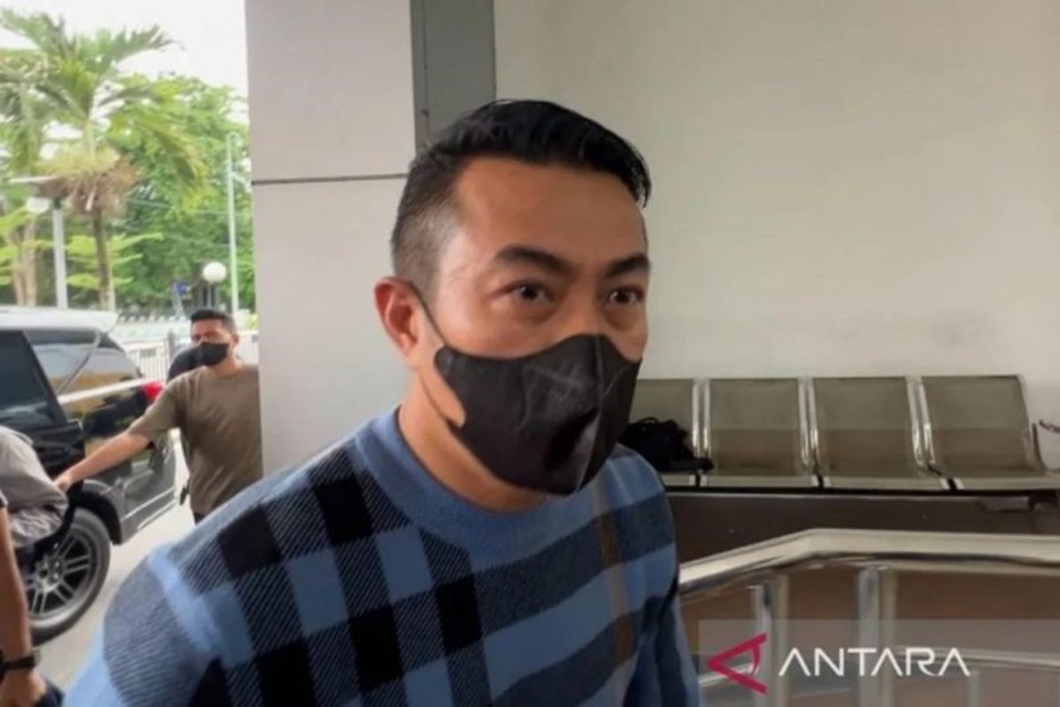 Penjabat (Pj) Wali Kota Pekanbaru, Riau, Risnandar Mahiwa, ditangkap dalam Operasi Tangkap Tangan (OTT), Senin (2/12) malam.\