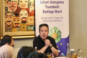 Presiden Direktur PT Krom Bank Indonesia, Anton Hermawan