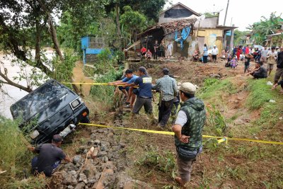 Banjir bandang di Kabupaten Sukabumi