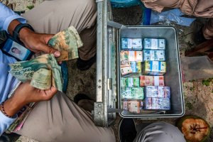 Menyambung rupiah melalui Ekspedisi Rupiah Karimunjawa