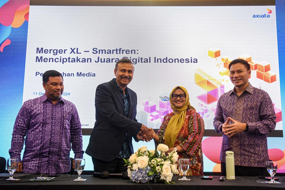 Harga saham PT Smartfren Telecom Tbk (FREN) terus melemah setelah perusahaan resmi mengumumkan merger dengan PT XL Axiata Tbk (EXCL). 