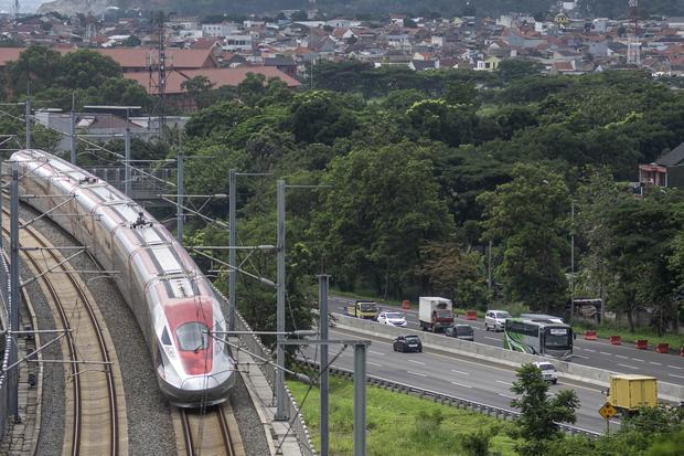 Peniadaan diskon tarif tol saat libur akhir tahun