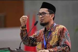 Profil Ustaz Adi Hidayat