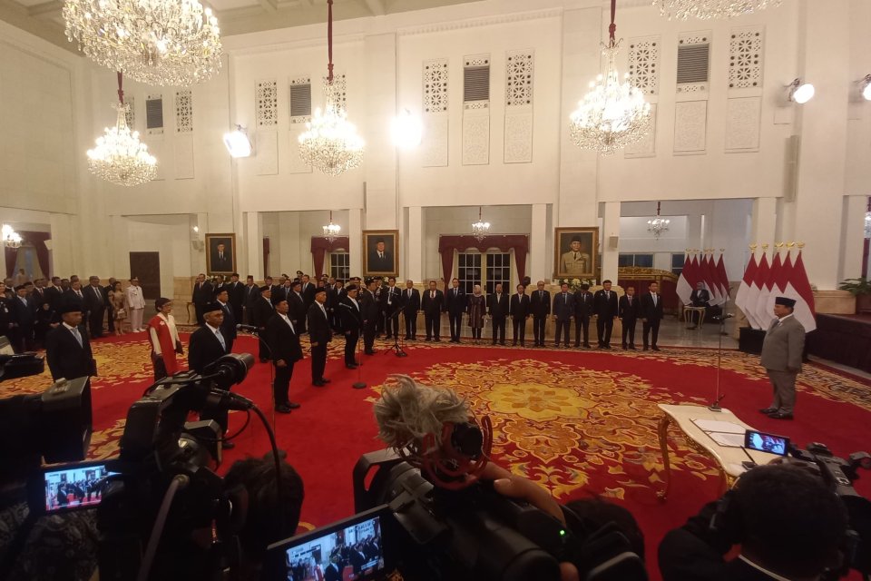 Pelantikan pimpinan KPK di Istana Negara, Senin (16/12)