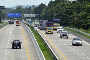 Volume kendaraan di tol Lampung meningkat