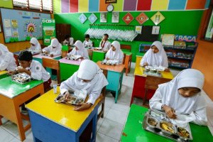 Grab dan OVO menggelar uji coba Program Makan Bergizi Gratis