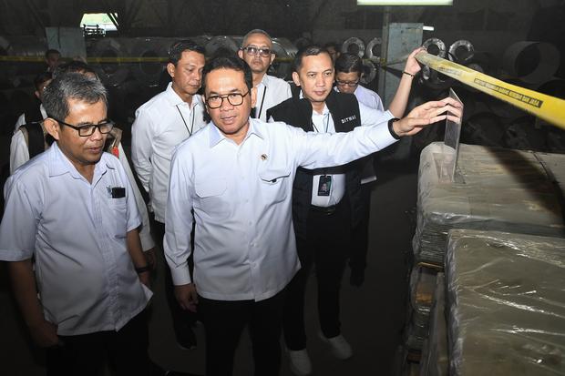 Mendag Budi Santoso ekspos baja yang tidak sesuai SNI