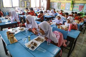 Uji coba program makanan bergizi gratis di Ternate