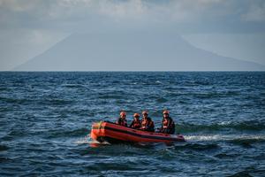 Pencarian korban tenggelam di pesisir Teluk Manado