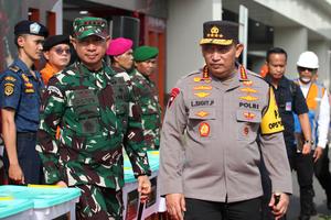 Kunjungan kerja Panglima TNI dan Kapolri di Surabaya