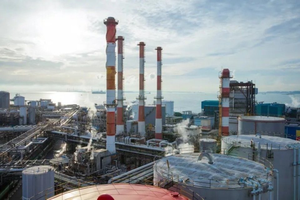 Emiten afiliasi Pandu Sjahrir, PT TBS Energi Utama Tbk (TOBA) resmi mengakuisisi penuh saham Sembcorp Environment Pte. Ltd. senilai S$ 405 juta atau sekitar Rp 4,7 triliun.