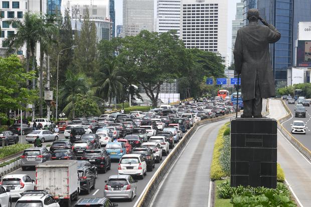 Kepadatan jalan protokol Jakarta saat libur nataru