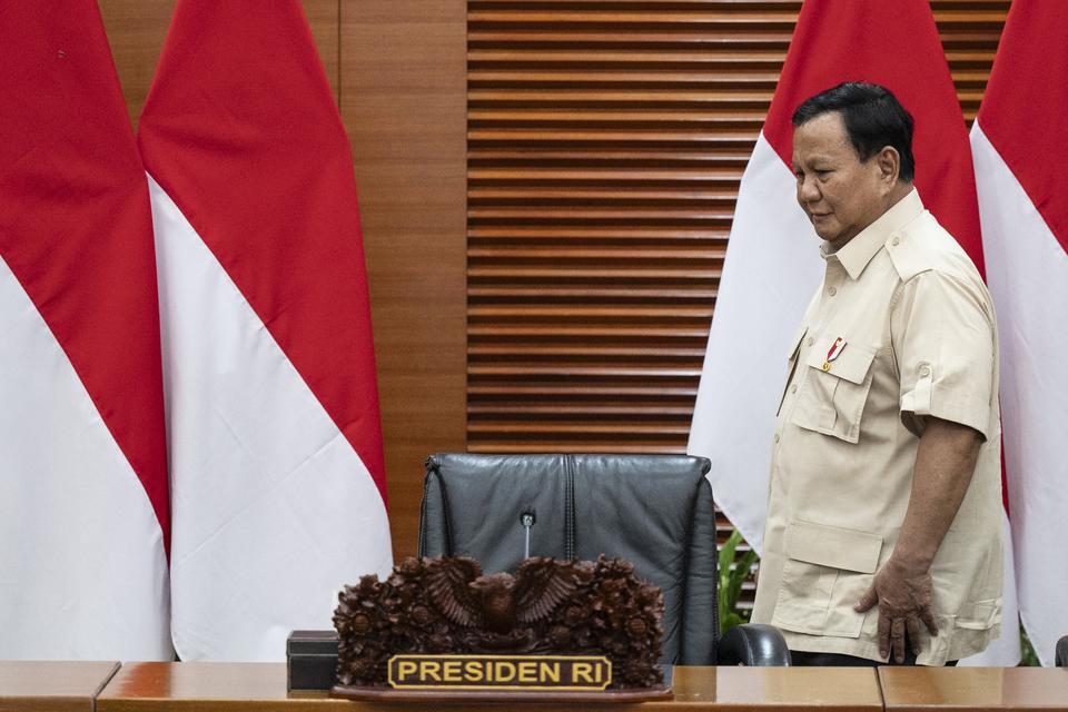 Tantangan Ekonomi 100 Hari Prabowo: PHK, Pelemahan Daya Beli dan Tekanan Fiskal