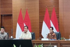 Presiden Prabowo Subianto bersama Menteri Keuangan Sri Mulyani