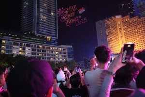 Malam Tahun Baru 2025 di Bundaran HI
