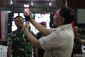 Menteri Pertahanan Sjafrie Sjamsoeddin dan Prabowo Subianto