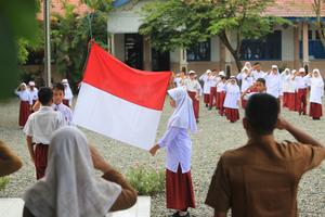 Hari pertama sekolah setelah libur semester