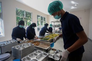 Hari Pertama Program Makan Bergizi Gratis di SD Angkasa 05 Halim Perdanakusuma