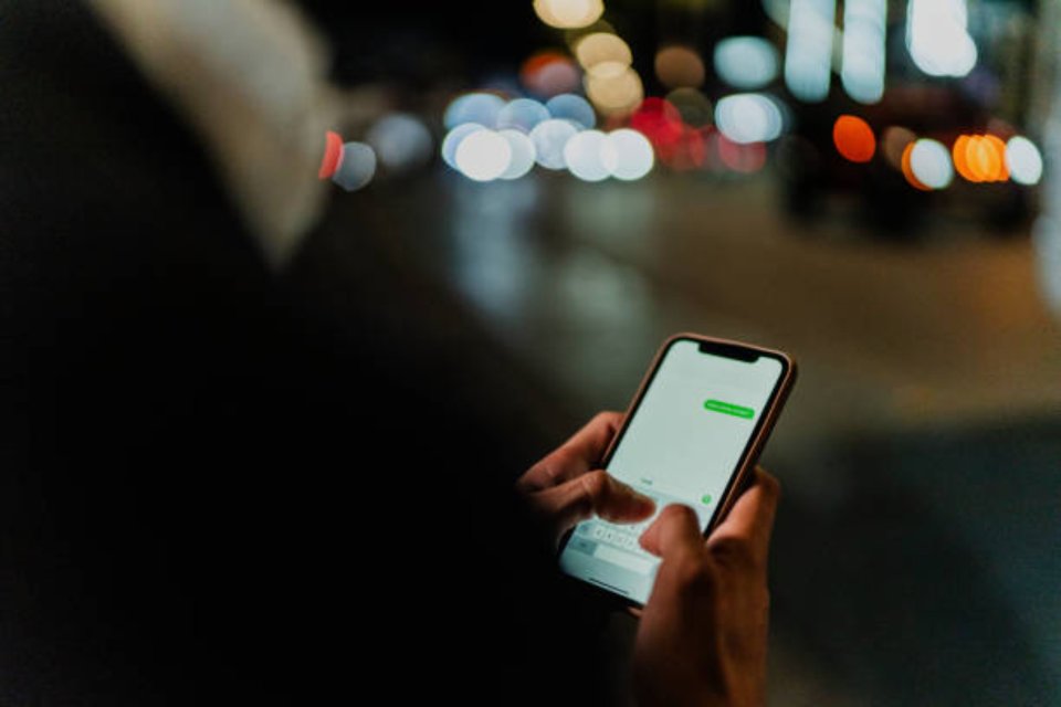 Nada Dering WA Sebut Nama Sayang Suara Cowok