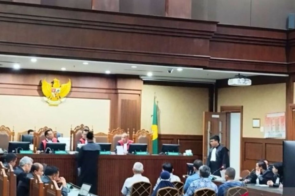 Sidang pembacaan surat dakwaan kasus dugaan korupsi tata kelola komoditas emas Antam seberat 109 ton periode 2010-2022 di Pengadilan Tipikor Jakarta, Senin (13/1/2025). 