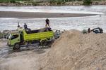 Atasi pendangkalan sungai dengan tambang pasir rakyat