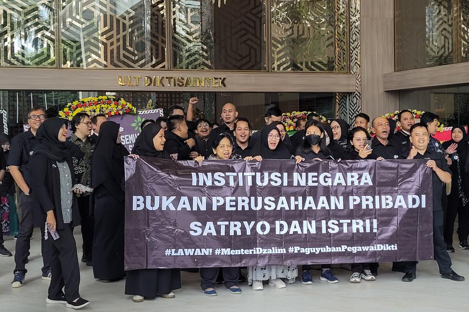 Kemendiktisaintek Janji Tindak Lanjuti Demo ASN Soal Pemberhentian Pegawai