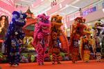Atraksi Barongsai di pusat perbelanjaan di Medan