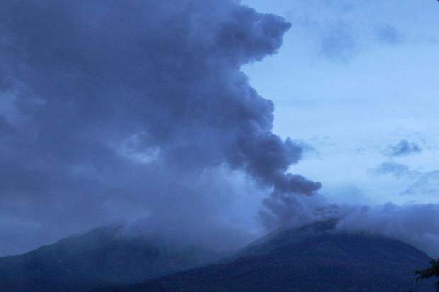 Gunung Lewotobi Laki-laki kembali erupsi