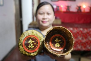 Produksi Kue Keranjang Jelang Tahun Baru Imlek