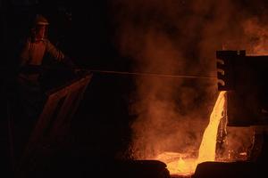 Peleburan timah cair di Bangka Belitung