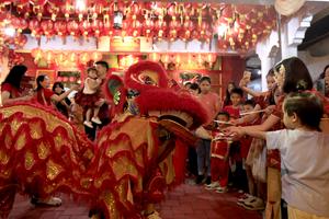 Atraksi barongsai sambut Imlek di Gorontalo