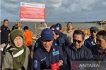 Menteri LH Hanif Faisol menyegel area reklamasi di Bekasi