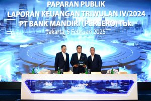 Direktur Utama Bank Mandiri Darmawan Junaidi dalam Paparan Kinerja Keuangan Tahun 2024 Bank Mandiri di Jakarta, Rabu (5/2).