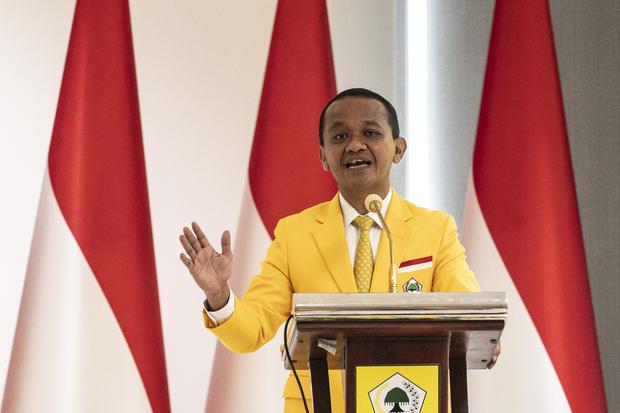 Ketua Umum Partai Golkar Bahlil Lahadalia menyampaikan sambutan dalam Rapat Kerja Nasional Partai Golkar Tahun 2025 di Kantor DPP Partai Golkar, Jakarta, Sabtu (8/2/2025). Rapat kerja nasional tersebut mengusung tema pemantapan konsolidasi organisasi untu