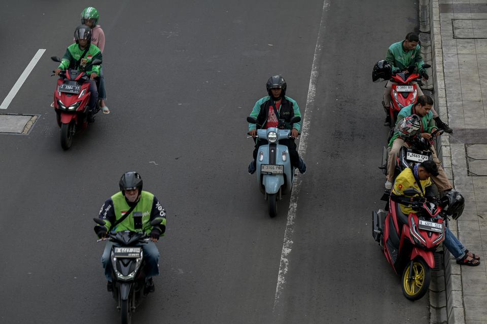 gojek, grab, maxim, tarif ojol, kemenhub,