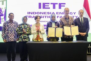 PLN terima dana hibah