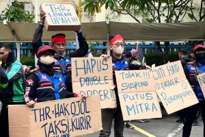 Demo ojol di depan Kemenaker pada 17 Februari 2025