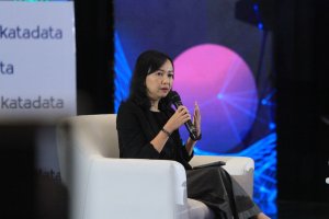 Corporate Secretary Unilever Indonesia, Padwestiana Kristianti di The Indonesia Data and Economic Conference (IDE) Katadata di Jakarta, Selasa (18/2).