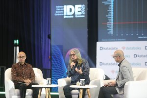 EO DCI Indonesia Otto Toto Sugiri dan Co-Founder and Chair of The Governing Board Yayasan Pendidikan Kader Bangsa Indonesia Dirgayuza Setiawan