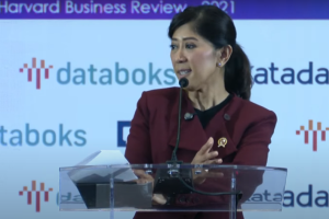 Menteri Komdigi Meutya Hafid dalam acara IDE Katadata 2025
