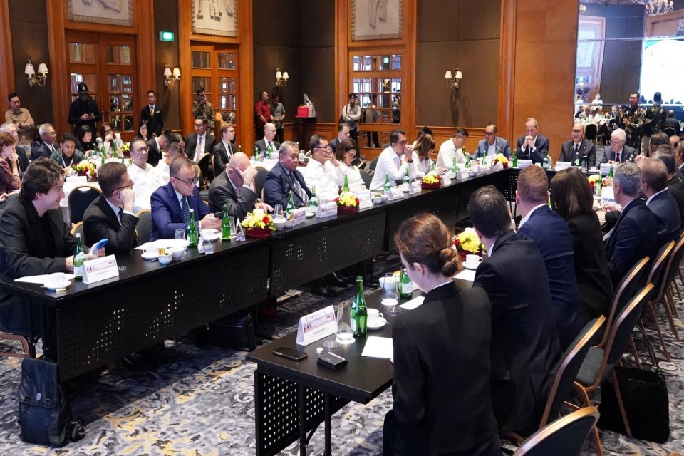 Menteri Investasi dan Hilirisasi/Badan Koordinasi Penanaman Modal (BKPM) Rosan Perkasa Roeslani menerima kunjungan 35 delegasi perusahaan asal Prancis yang tergabung dalam asosiasi pengusaha internasional dari Perancis (MEDEF International) pertemuan bisn