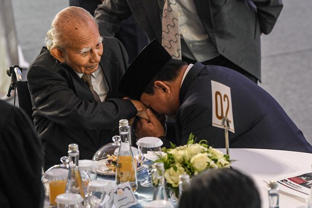 Emil Salim Dianugerahi Lifetime Achievement Kalpataru, Titip Pesan Jaga Laut