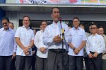 Menteri Pertanian Amran Sulaiman membuka operasi pasar pemerintah melalui PT Pos Indonesia hari ini, Senin (24/2).