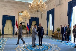 Presiden Prabowo Subianto bertemu Sekretaris Dewan Keamanan Federasi Rusia, Sergei Kuzhugetovich Shoigu. Foto: Muhammad Fajar Riyandanu/Katadata