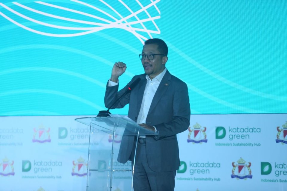 Wakil Ketua Umum Bidang Perindustrian Kadin Bobby Gafur Umar mengatakan pemerintah perlu berkolaborasi dengan swasta untuk membiayai proyek energi terbarukan yang membutuhkan dana fantastis. Hal itu diungkapkan Bobby dalam Indonesia Green Energy Investmen