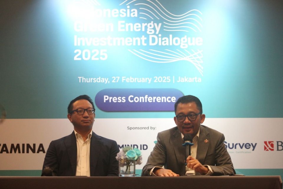 Wakil Ketua Umum Kadin Bidang Energi dan Sumber Daya Mineral Aryo Djojohadikusumo dan Wakil Ketua Umum Kadin Bidang Perindustrian Bobby Gafur Umar dalam konferensi pers Indonesia Green Investment Dialogue 2025, yang diselenggarakan Kadin Indonesia dan Kat