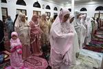 Shalat tarawih pertama di Jakarta