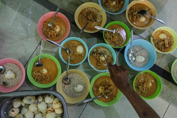 Tradisi bubur India untuk berbuka puasa Ramadhan